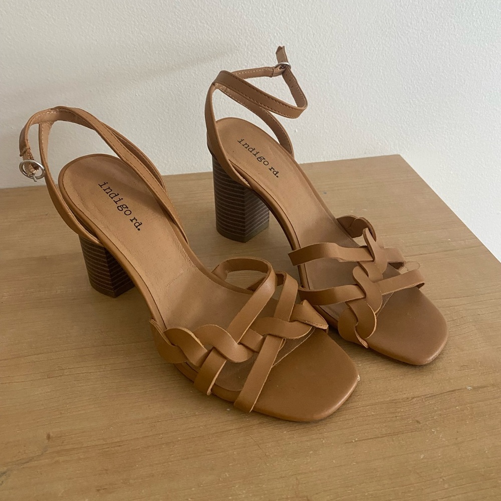 Indigo Rd Women's Tan Strappy Sandals 7M